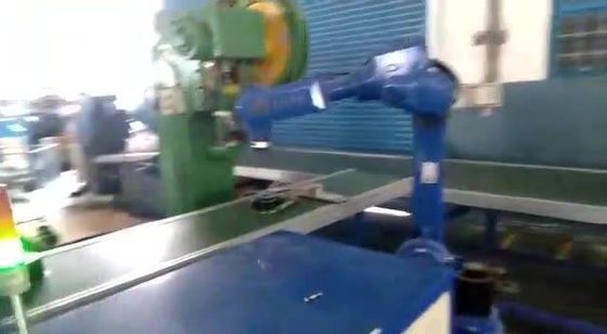 Máy cánh tay robot tự động để làm nồi chảo