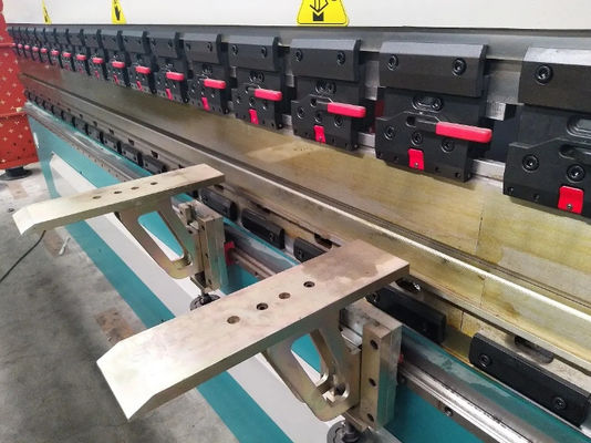 Máy bồn rửa nhà bếp bán tự động Bảng bấm bấm Hydraulic Bảng kim loại CNC Máy uốn cong