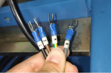 Máy vẽ dây hình tam giác phẳng trơn trơn Máy đánh bóng nghiền với dây đai kép