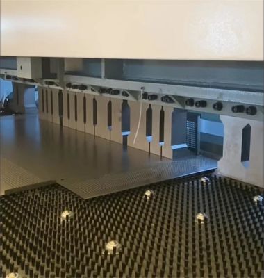 2.0m Áp lực loại cánh tay Center Bending Machine Thang máy bẻ tấm kim loại