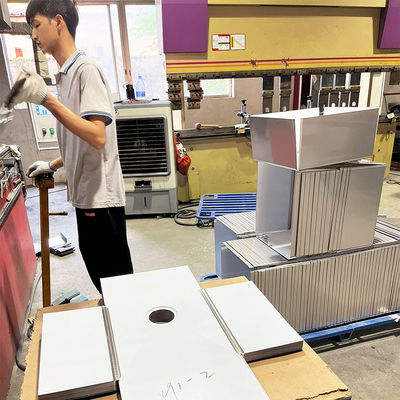 Máy nghiêng tấm thép không gỉ cho bồn rửa trong sản xuất công nghiệp và dự án tùy chỉnh