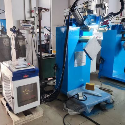 Dễ dàng để vận hành và tùy chỉnh các thông số hàn, vòng góc máy hàn CNC