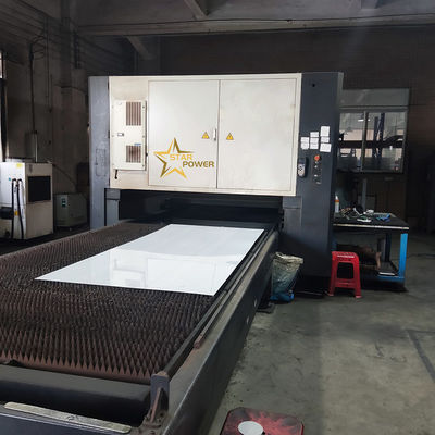 Máy cắt laser công suất cao cho dây chuyền sản xuất đồ nấu ăn Ứng dụng đa dụng toàn cảnh
