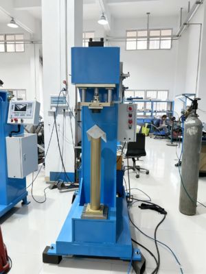 Máy tạo và kết nối góc thủy lực