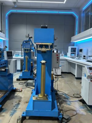 Máy tạo và kết nối góc thủy lực