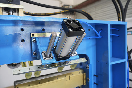 2.3KW 30MPa 0,5-1,0MPa Máy rửa bếp được điều khiển bởi PLC cho các khớp và góc ép chính xác cao