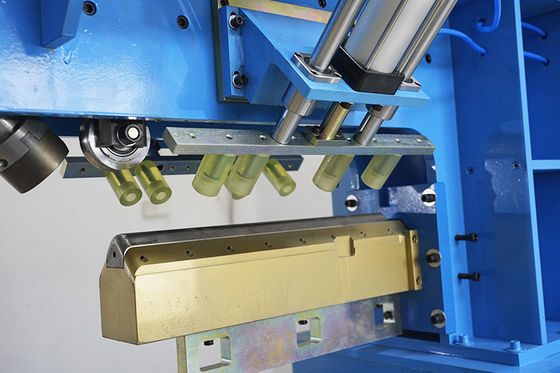 2.3KW 30MPa 0,5-1,0MPa Máy rửa bếp được điều khiển bởi PLC cho các khớp và góc ép chính xác cao