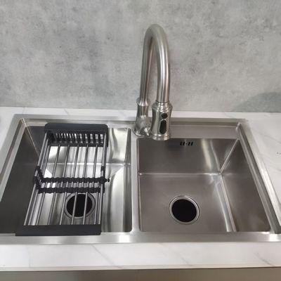 Giá tốt Bồn rửa chén bằng thép không gỉ thủ công với vật liệu 304/316 đạt chuẩn thực phẩm và thiết kế tích hợp rửa-cắt-thoát nước trực tuyến
