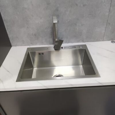 Giá tốt Bồn rửa chén nhà bếp thương mại bằng thép không gỉ 304/316 thực phẩm, được làm thủ công và hàn liền mạch cho nhà hàng trực tuyến