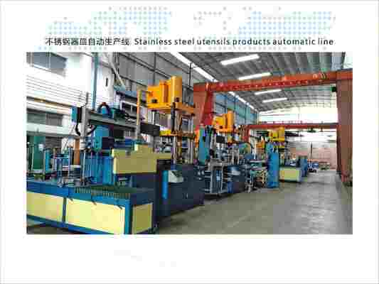 Máy làm ấm đun nước tự động với lực xi lanh chính 1500KN, công suất động cơ 30KW và bàn làm việc 700*880 MM² để sản xuất đồ dùng bằng thép không gỉ