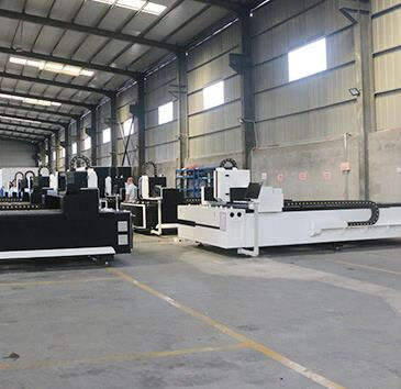 Máy cắt laser làm bồn rửa bát thủ công